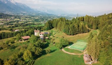 Il campo da tennis più bello al mondo è in Italia e puoi giocarci
