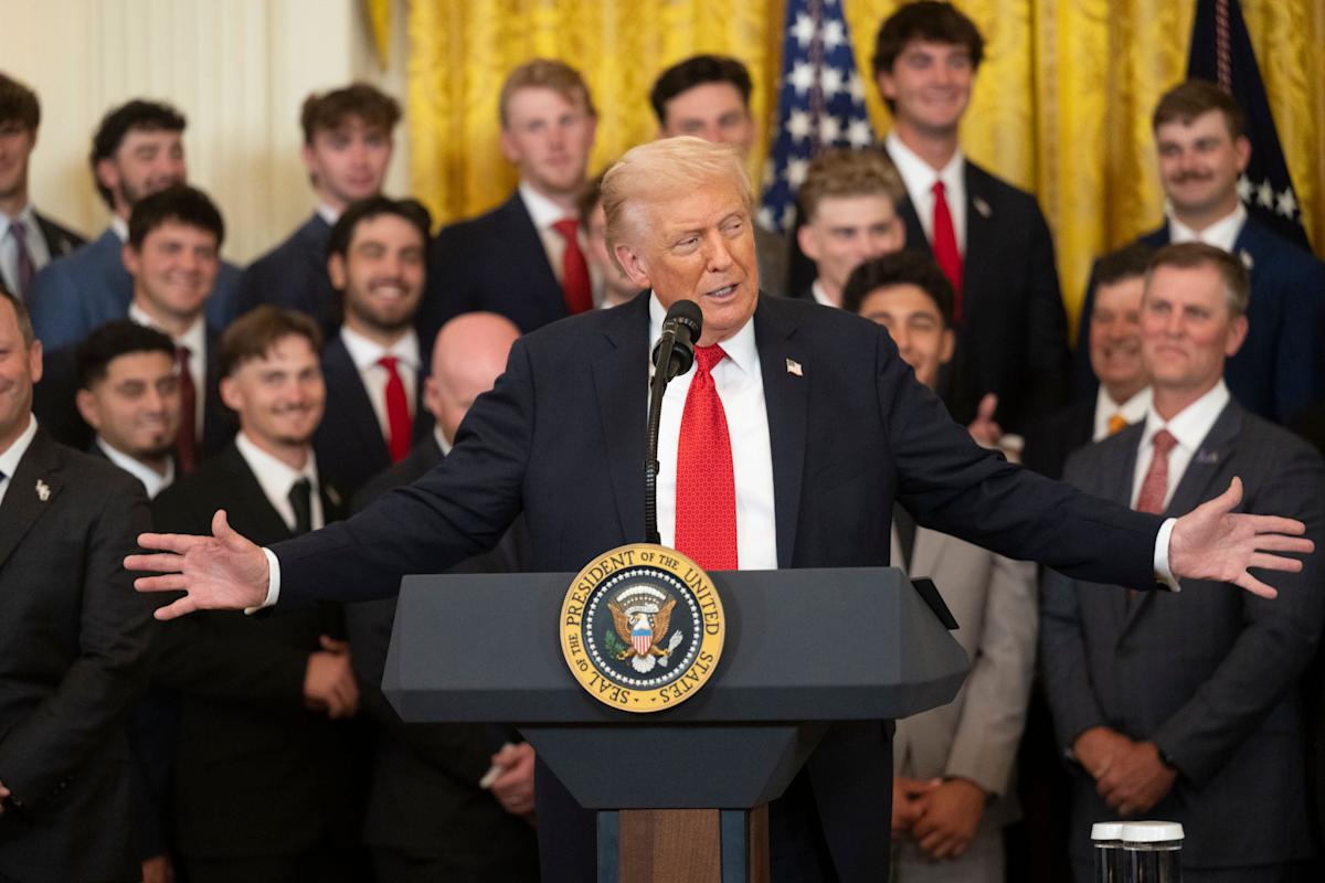 Wall Street mixed and FTSE rises as hopes grow for end to US government shutdown and US-China trade conflict