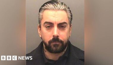 Lostprophets singer Ian Watkins dies in prison attack