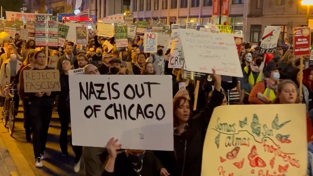 Click to play video: 'Illinois governor calls Trump a ‘coward’ as anti-ICE protests take over Chicago'