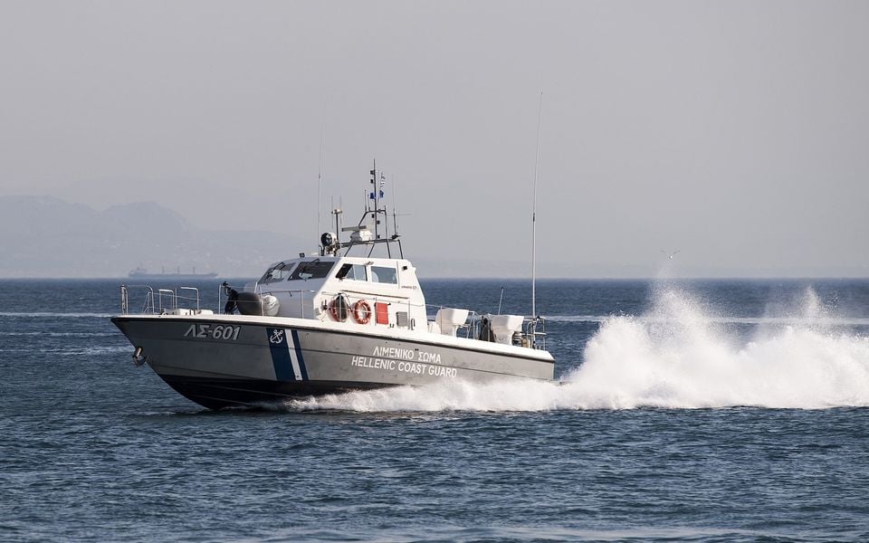 Search operation launched after 24 migrants found on Samos