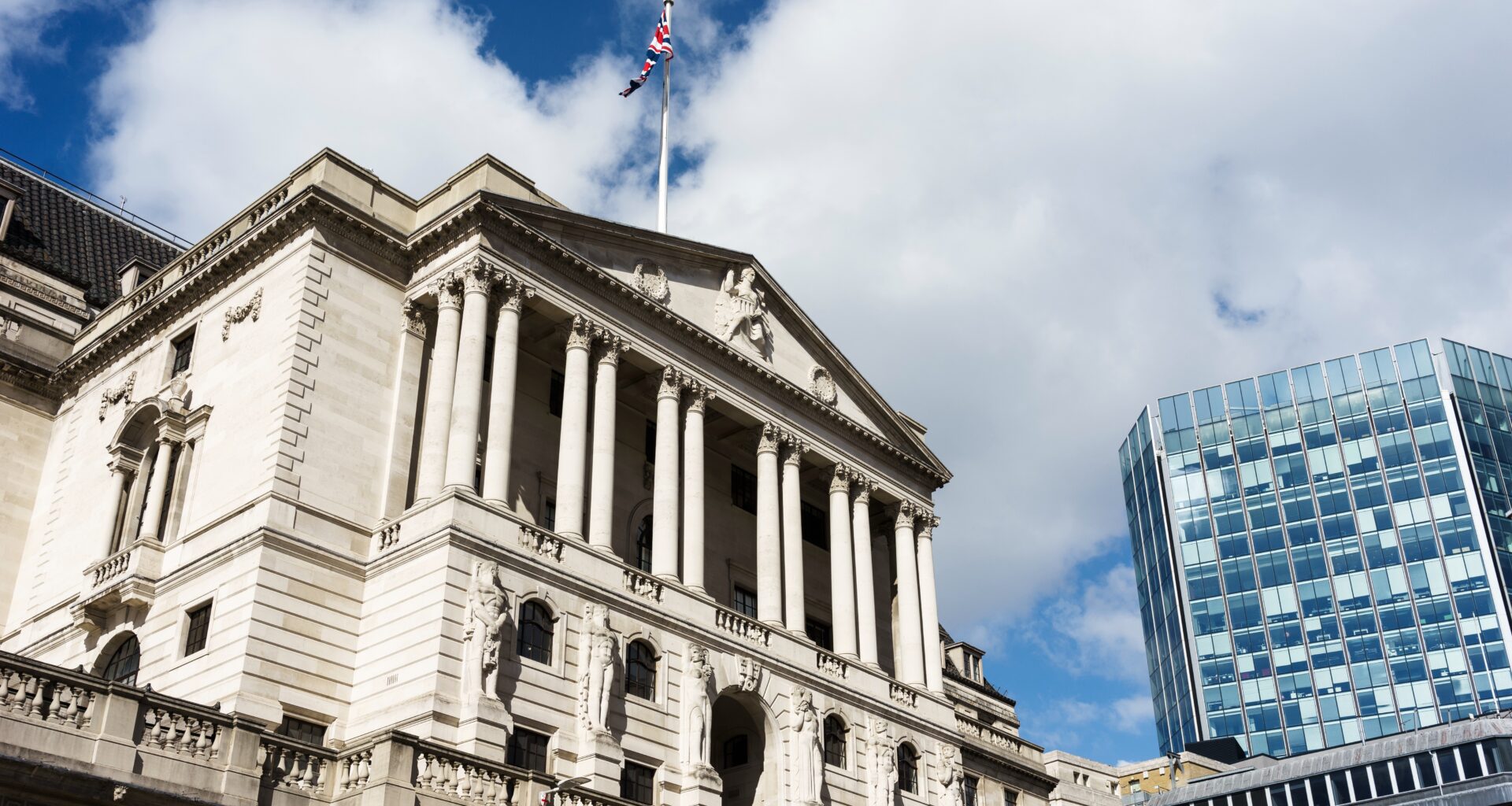 Bank of England to lower interest rates: what it means for Ukrainians