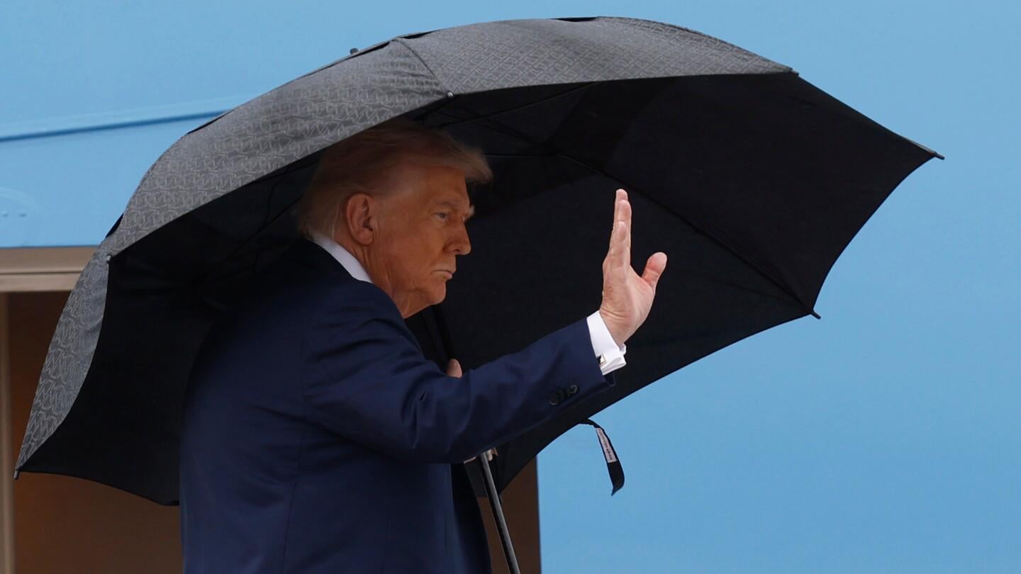 Trump warns Russia he may send Ukraine long-range Tomahawks if Moscow doesn't settle war soon
