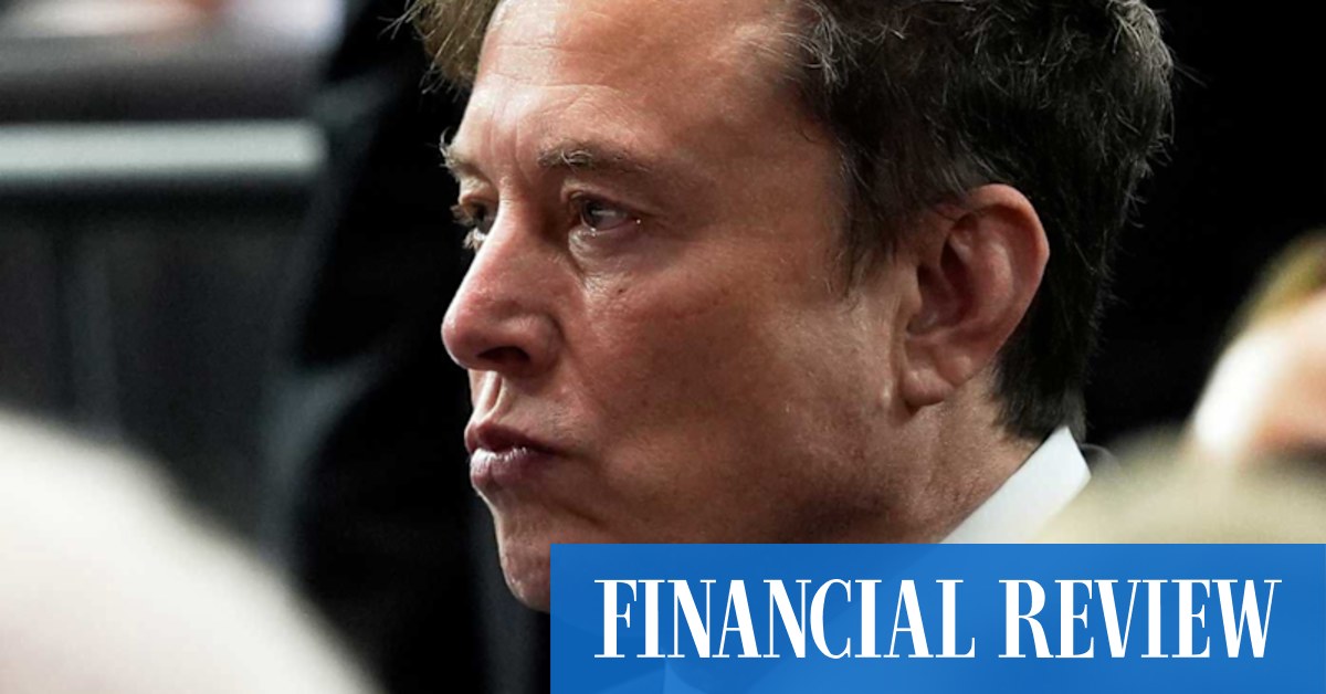 The photo on the cover of the magazine” Anthony Albanese and his new members and senators.