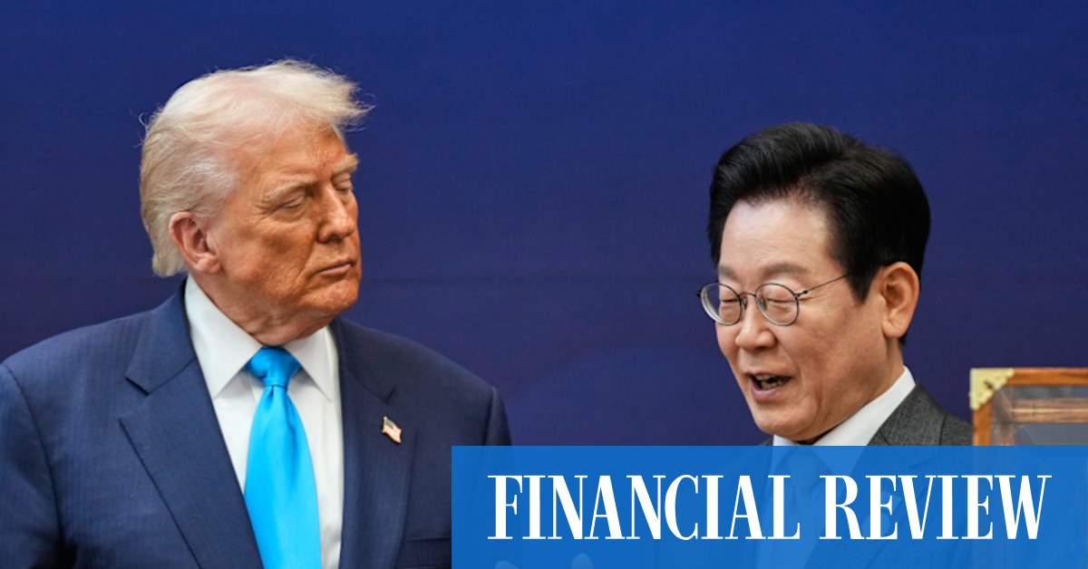 Trump touts China deal on last Asia tour stop