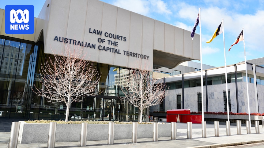 Canberra boy who pleaded guilty to possessing violent extremist material driven by 'teenage bravado', court finds