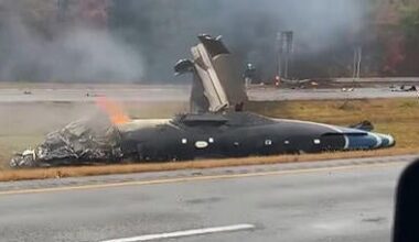 2 dead in fiery small plane crash on Route 195 in Dartmouth, Massachusetts
