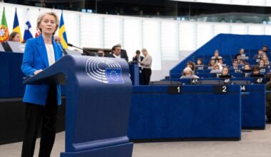 l’Europe « doit répondre » à la « guerre hybride » menée par la Russie, estime la présidente de la Commission européenne