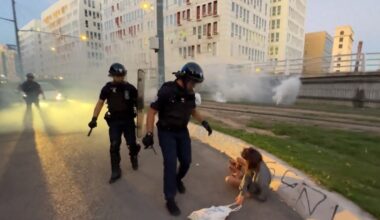 La femme filmée en train d’être violentée par des policiers à Marseille, en marge de la mobilisation du 18 septembre, a porté plainte