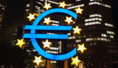 Europe close: Stocks turn weaker ahead of Fed decision