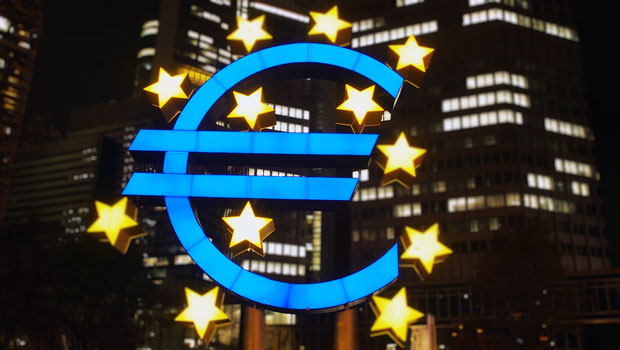 Europe close: Stocks turn weaker ahead of Fed decision