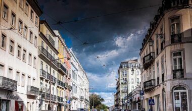 Famílias Enfrentam Altas Taxas de Esforço em 2025