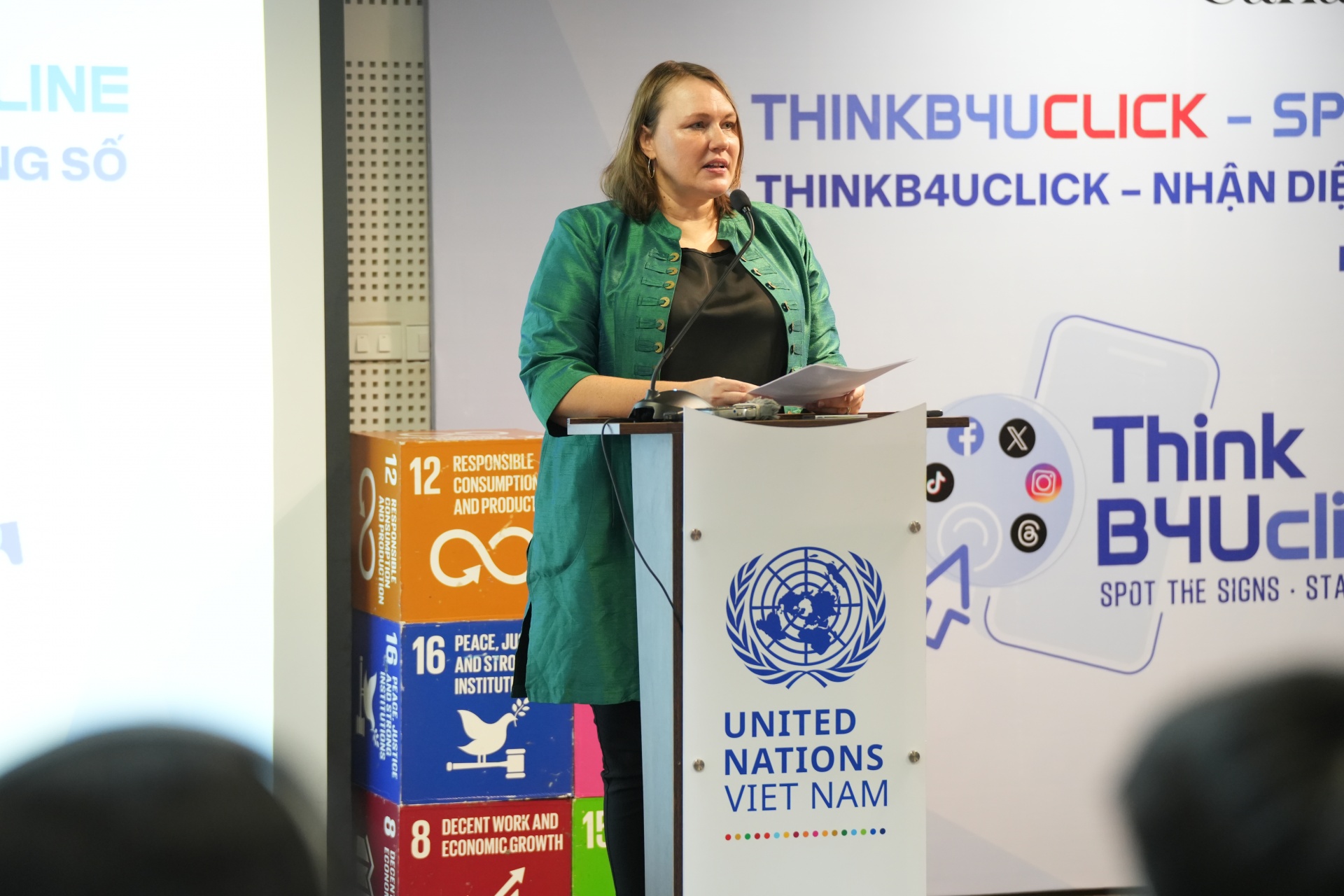 Kendra Rinas, Chief of Mission of the International Organization for Migration (IOM) in Vietnam, speaks at the event.