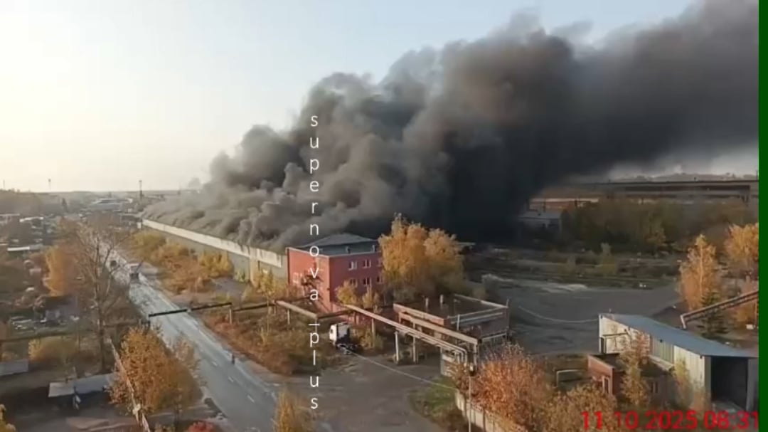A polystyrene warehouse is burning near Moscow