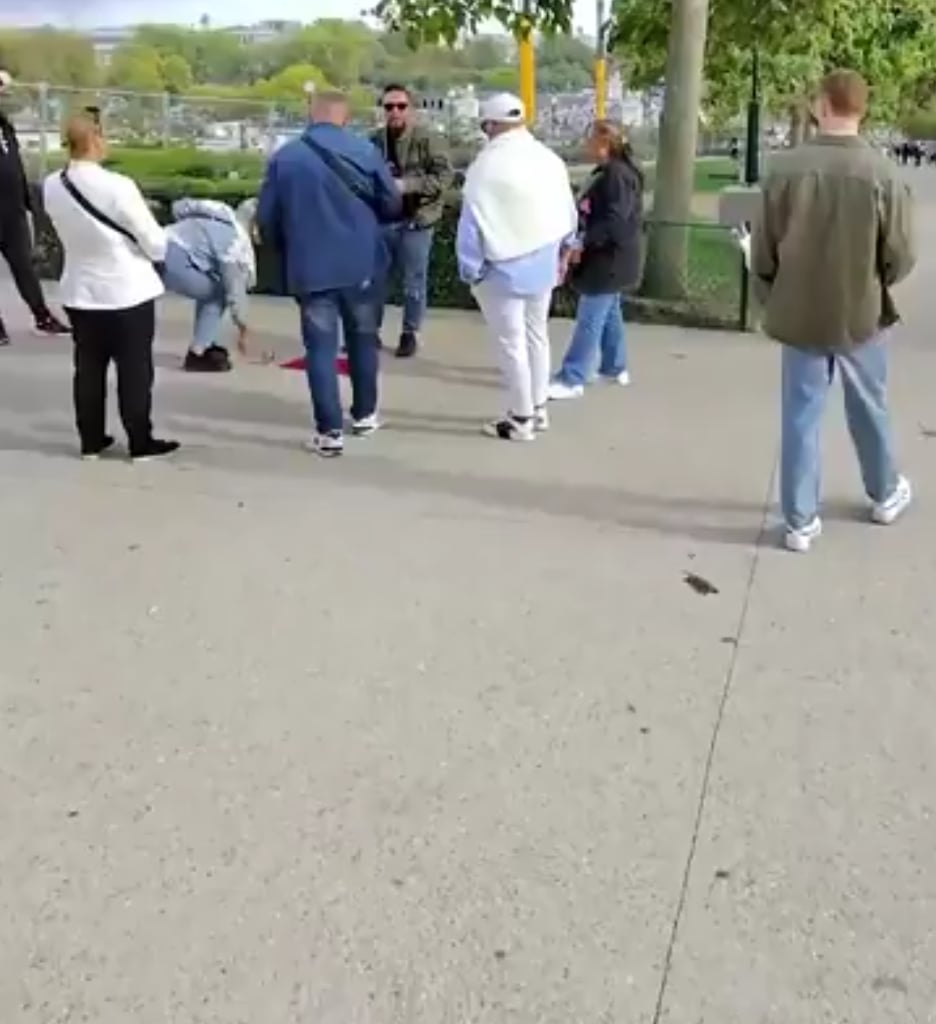 Spraying scammer in Paris with fart spray