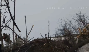 [Enemy visible] Ukrainian soldiers kill Russian soldiers in close quarters