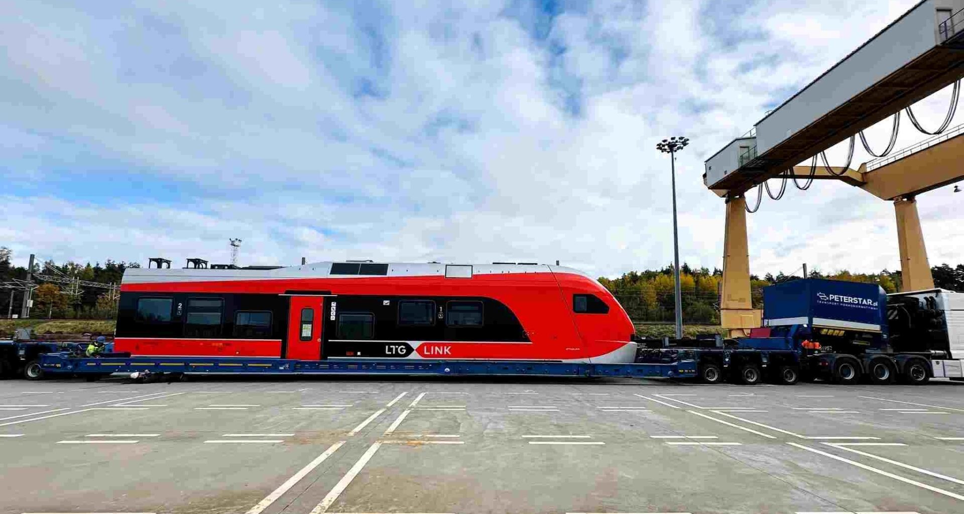 Į Lietuvą atkeliavo naujas elektrinis traukinys