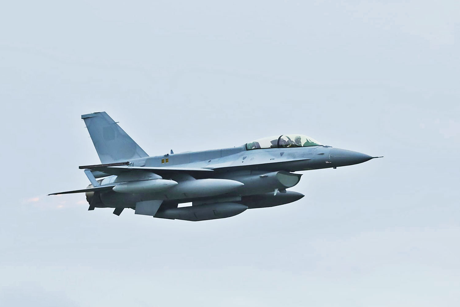 First Bulgarian F-16 Reports Fuel Leak