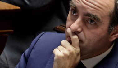 les deux motions de censure de LFI et du RN rejetées, le gouvernement Lecornu se met « au travail »