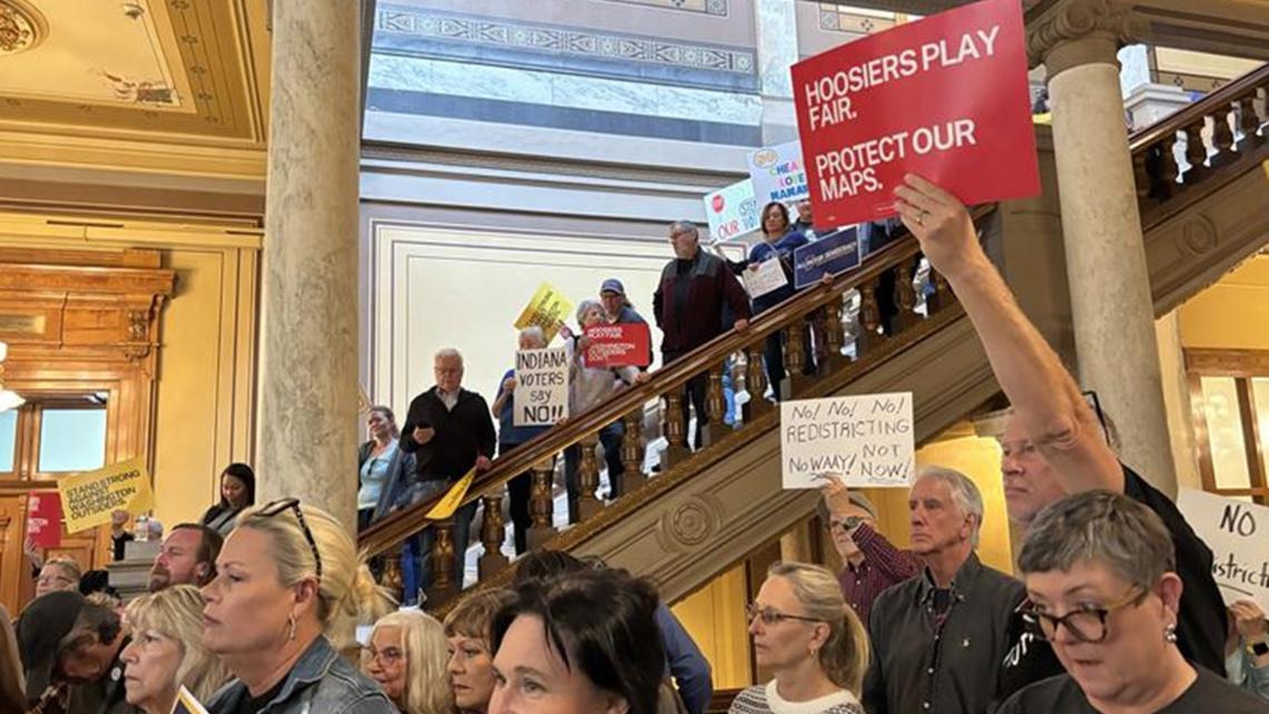 Indiana Statehouse filled with protesters amid Vance's redistricting talks