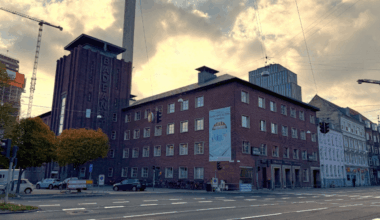 Svømmehal må beskytte ansatte med vagter hver dag