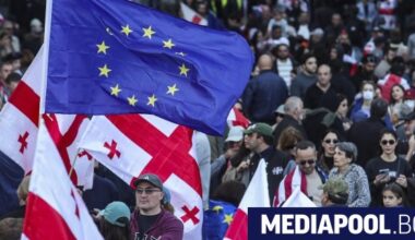 Опозицията щурмува президентския дворец в деня на местните избори