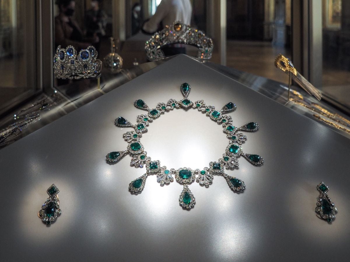 Necklace and earrings from the emerald set of Napoleon 1 s second wife Empress Marie Louise