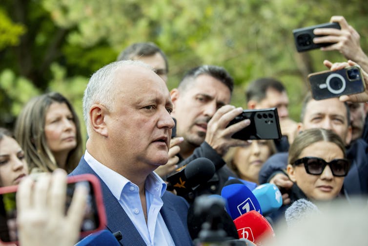 Igor Dodon speaking to the press.