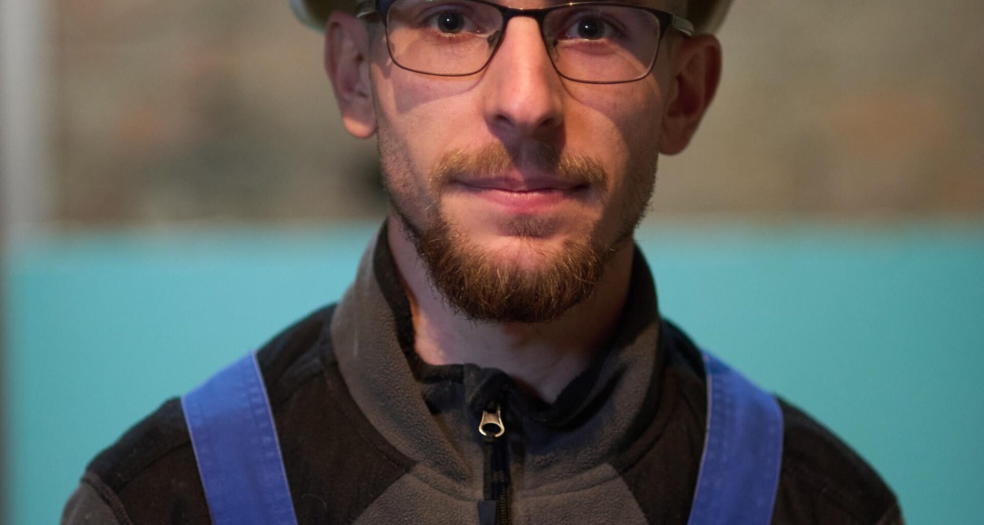 Hello. I'm looking for someone to talk to.