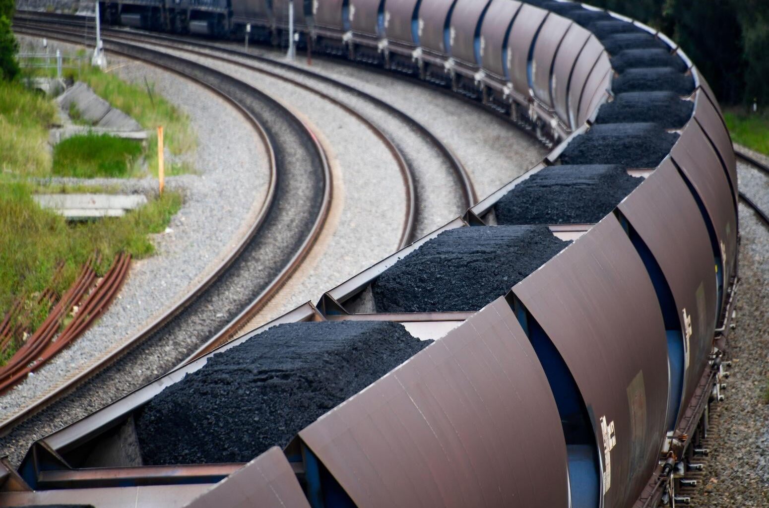 IEA: Renewables have cut fossil-fuel imports for more than 100 countries