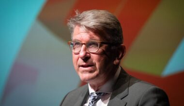 Wolfram Weimer spricht auf einer Veranstaltung.