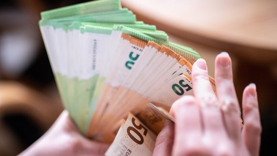 Rente, Black Friday, Spotify, Kfz-Versicherung – Änderungen für Verbraucher im November