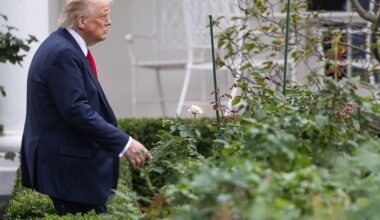 Quiet concerns emerge in Trump’s orbit over shutdown