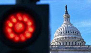 Live updates: Shutdown on track to extend into seventh day after funding proposals fail in Senate