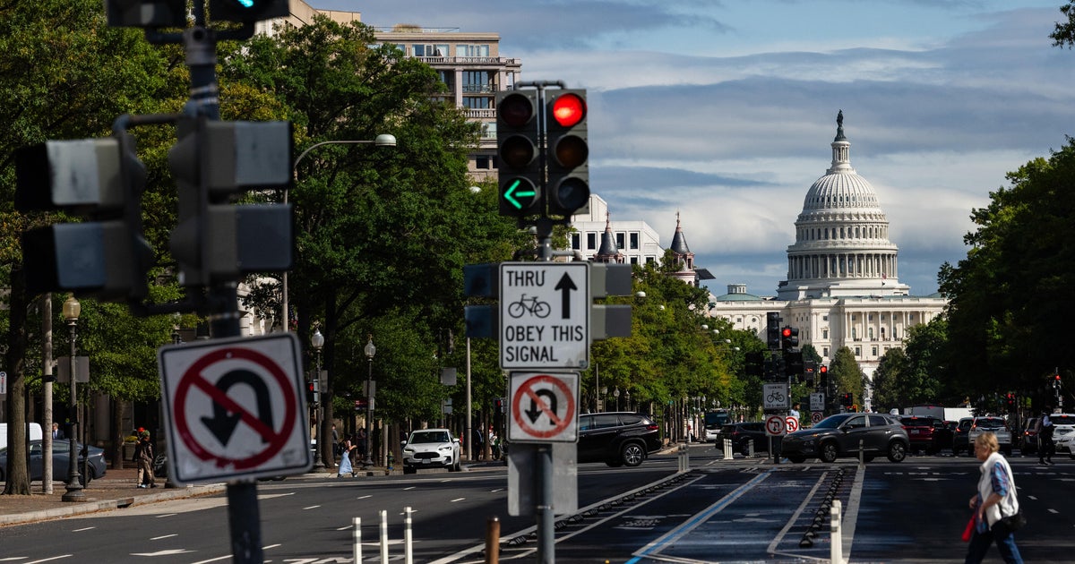 Government shutdown live updates as military poised to miss first paychecks next week