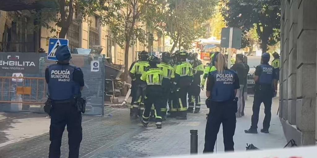 causas, desaparecidos, heridos y última hora desde la calle Hileras en el barrio de Ópera, en directo