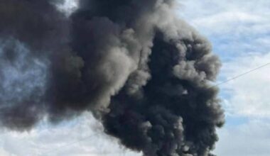 Russia is attacking Zaporizhzhia with glide bombs: explosions have been heard in several districts of the city.
Preliminarily, there are no casualties. The shelling continues.
The Russians attacked the territory of one of Zaporizhzhia’s enterprises.