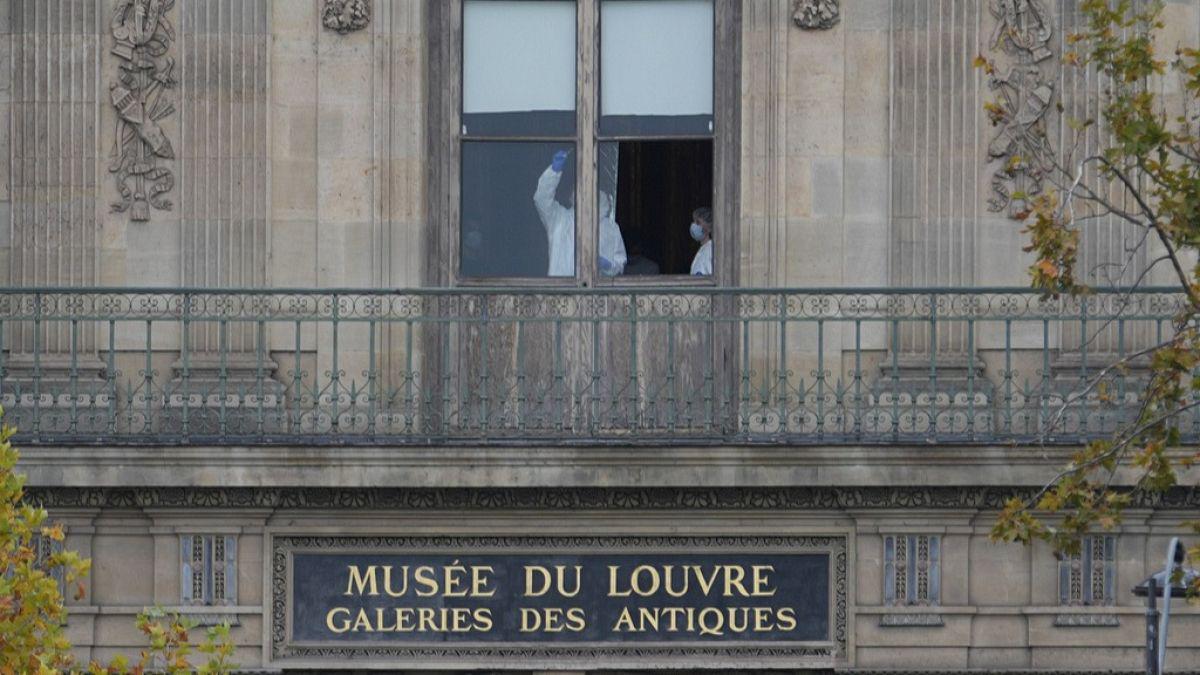 Ce que l'on sait du spectaculaire cambriolage au musée du Louvre