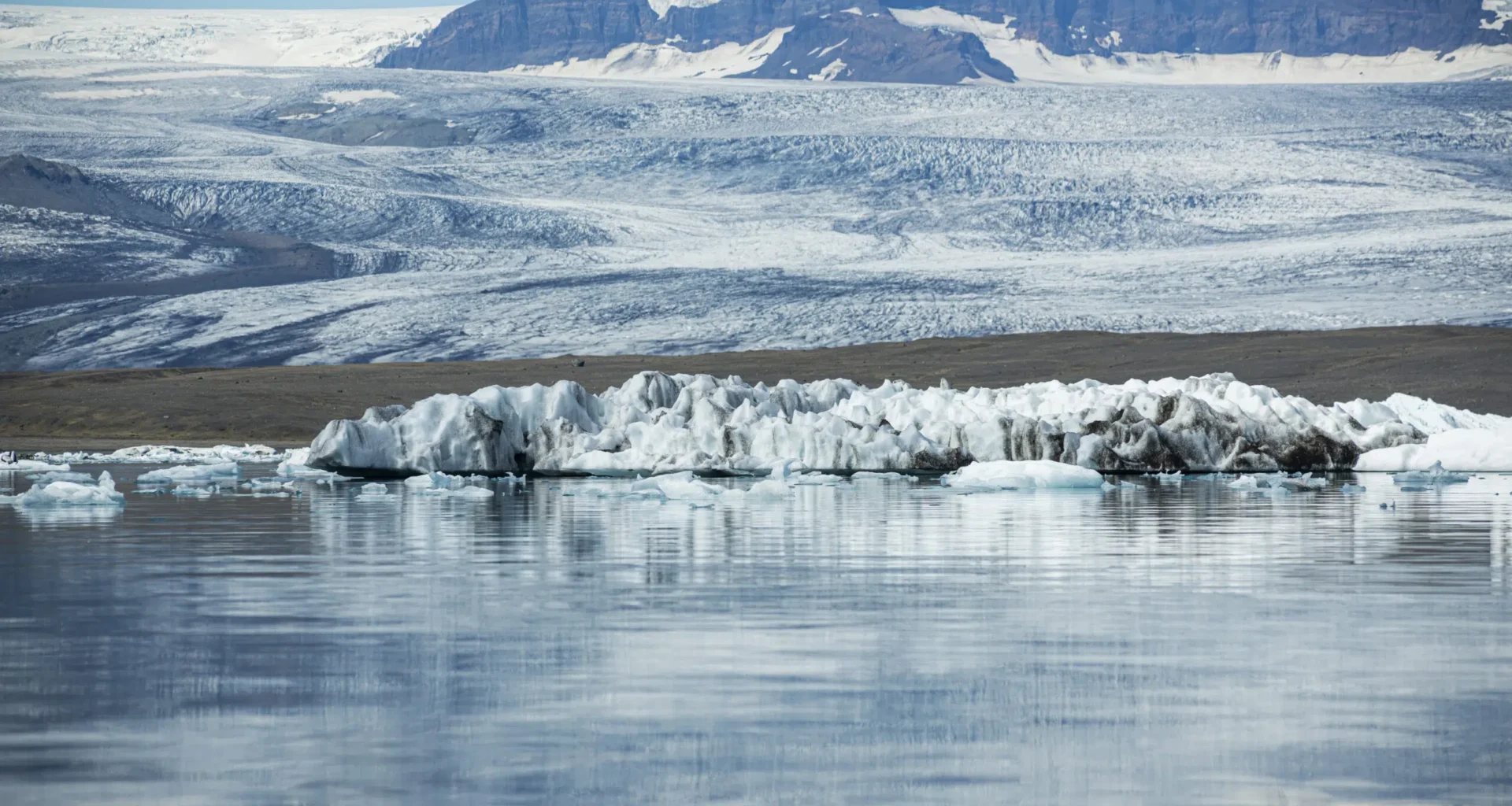 The delicate balance of the Antarctic Ocean to retain carbon dioxide: why it is crucial against climate change