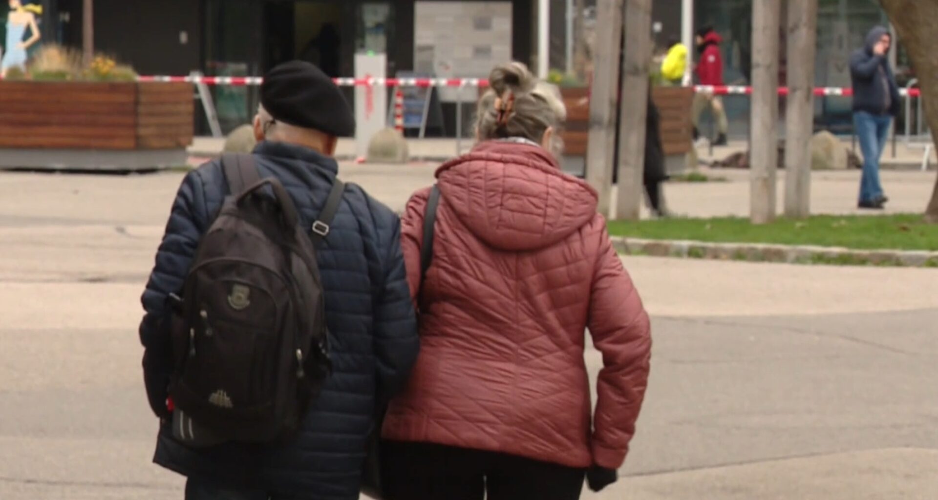 Takmer každému seniorovi už volali podvodníci