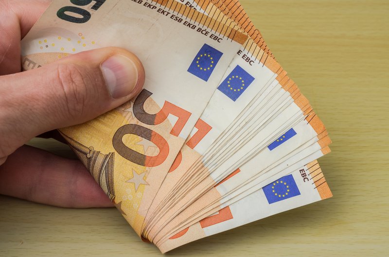 Slovenia unveils 7M2025 salary figures