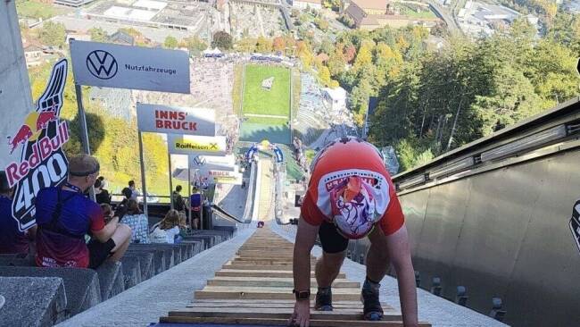 Laufsport RedBull 400 Bergisel-Schanze 2025 ULC Transfer