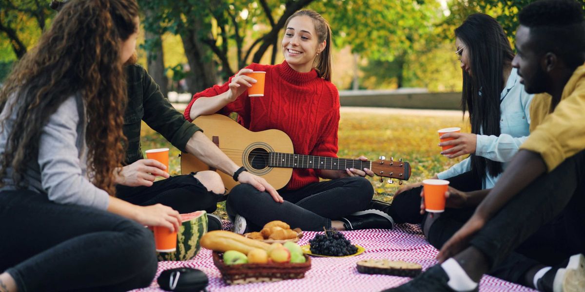 5 retro ways Gen Z can learn to be frugal while still having a great social life
