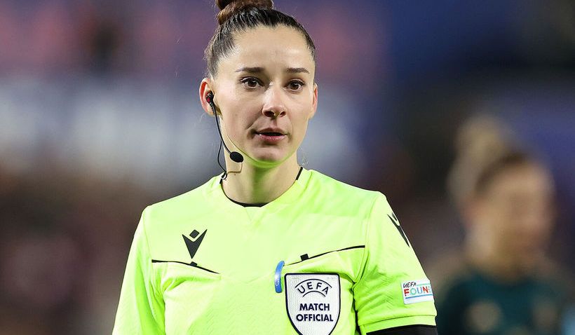 Brigadă de arbitre din România la meciul de fotbal feminin, Spania- Suedia