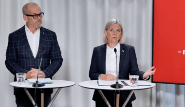 S vill höja barnbidraget och slopa karensdagen