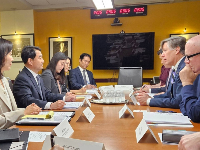 South Korean and US officials discuss visa issuance for Koreans working in the US following the September detention of Korean engineers at the Hyundai Motor-LG Energy battery plant in Georgia