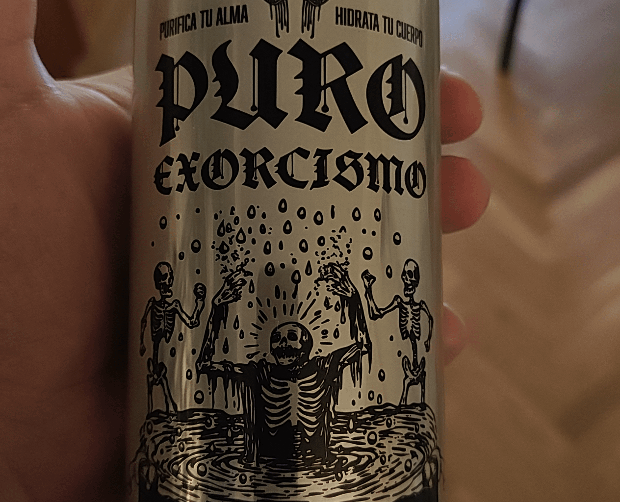 Liquid death marca blanca