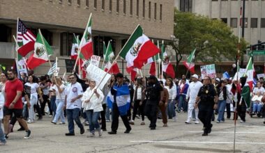 Hundreds march in Waukegan in support of immigrants
