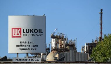 Financujú Putinovu vojnu. USA uvalili sankcie na najväčšie ruské rafinérie - Svet - Správy