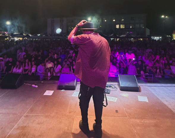 Cât de greu este să fii străin în România. Povestea unui expat care a cunoscut succesul la noi în țară. „Am învățat limba română pe stradă, în piață, râzând cu oamenii”